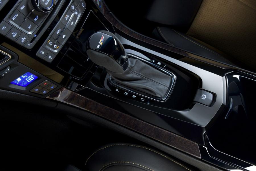  Cadillac CTS-V Coupe Black Diamond Edition 2011 года  (фото 13 из 19)